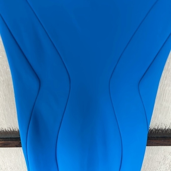 Chiara Boni
La Petite Robe di
Cobalt Maeli Gown 40P US size 4-6 petite - Picture 16 of 16